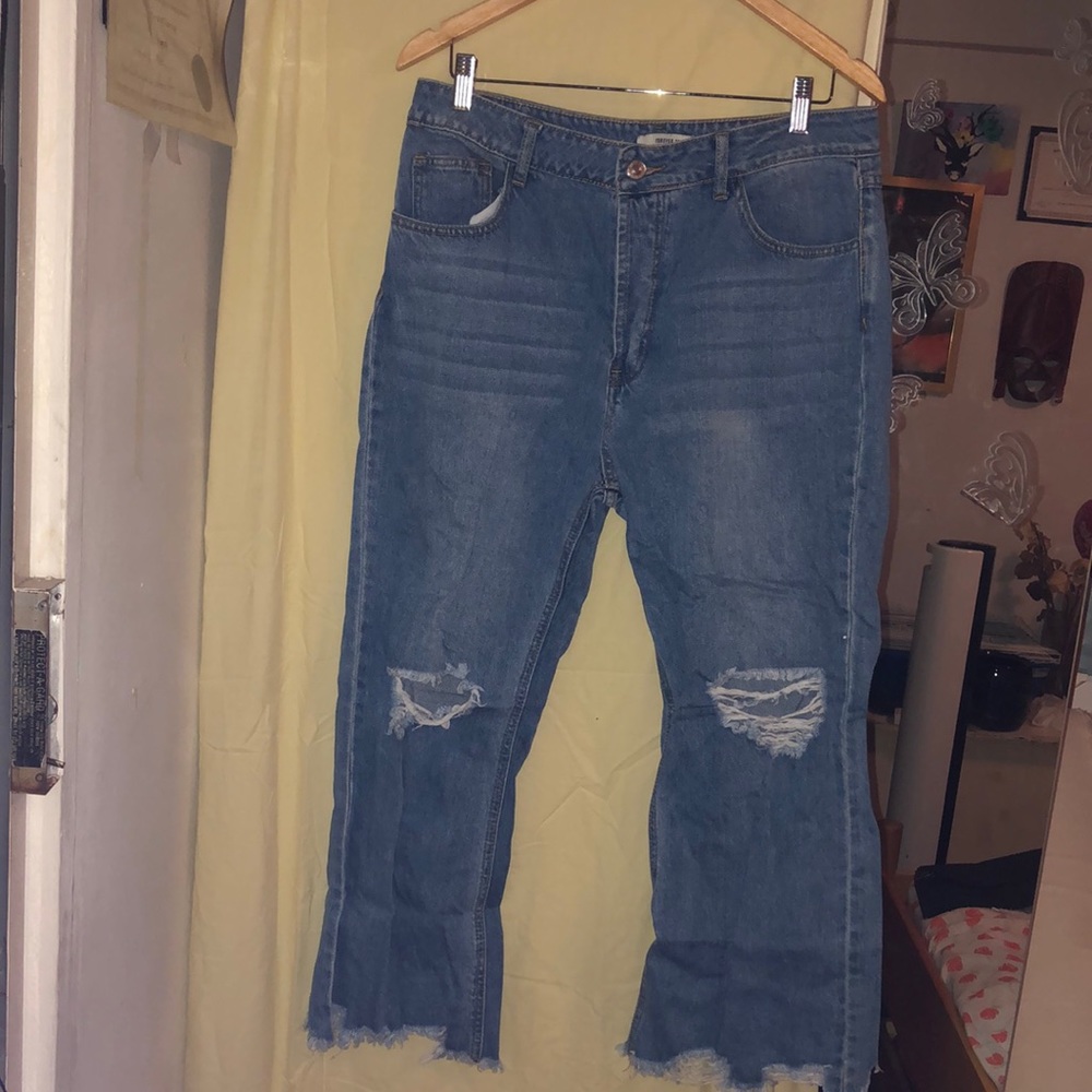 Capri Ripped Blue Jeans